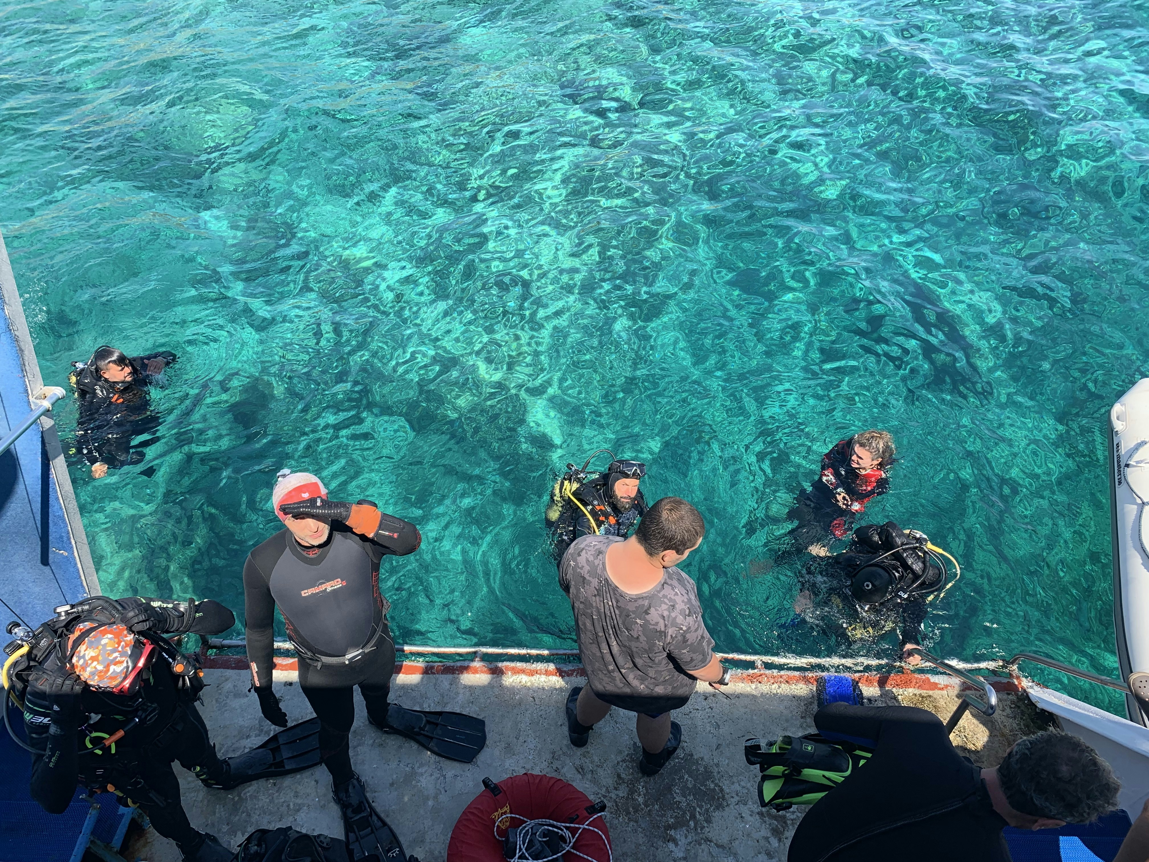 Buzos y operación de buceo